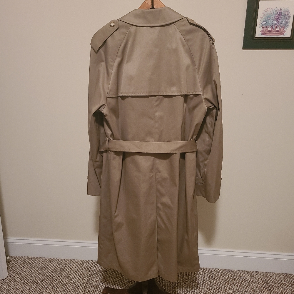 Trenchcoat - Picture 2 of 5